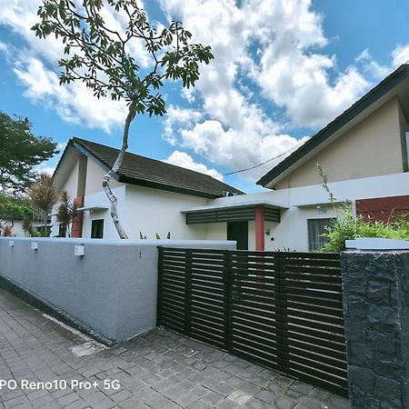 Maya Kori Villa Jimbaran Exterior foto